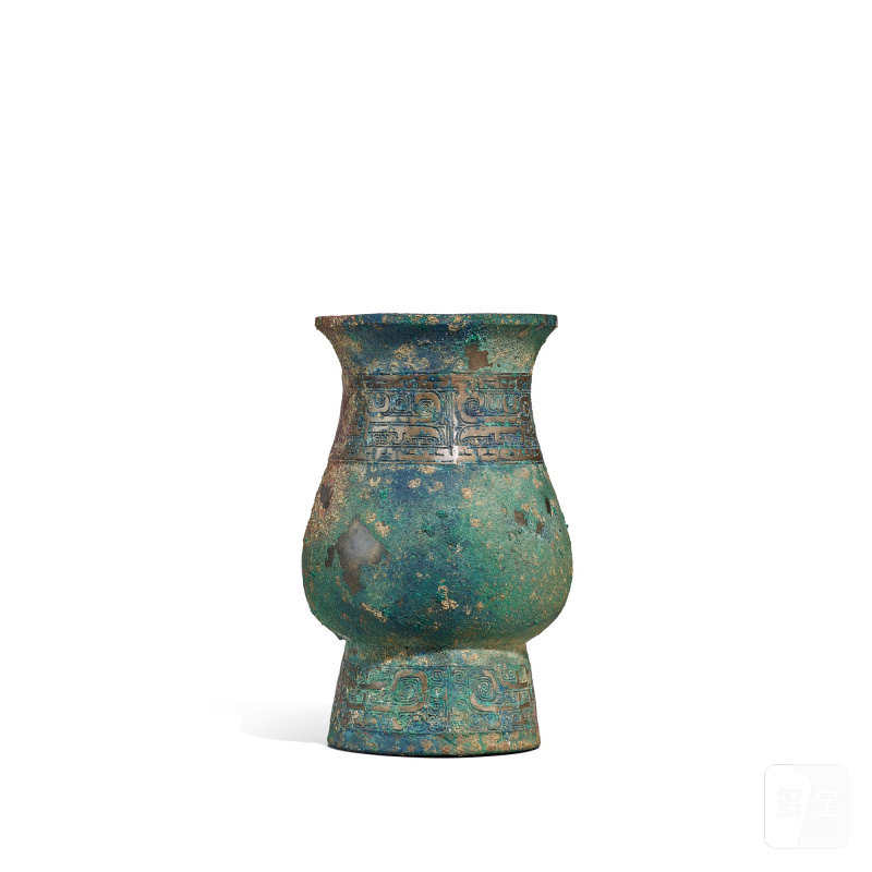 An archaic bronze 'phoenix' ritual wine vessel, zhi, Early Western Zhou dynasty | 西周 青銅鳳鳥紋觶 - 图3